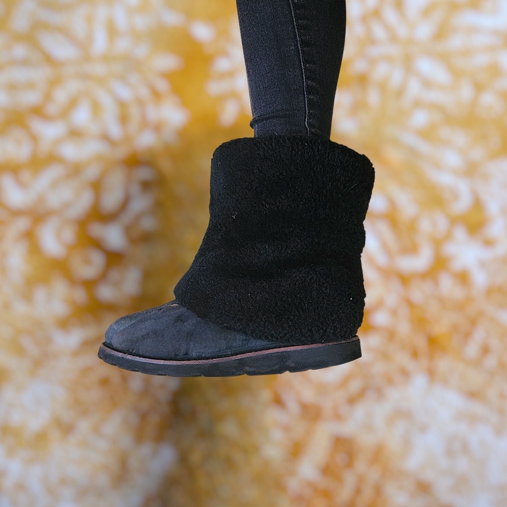 UGG Pouf Boots - Picture 4 of 8